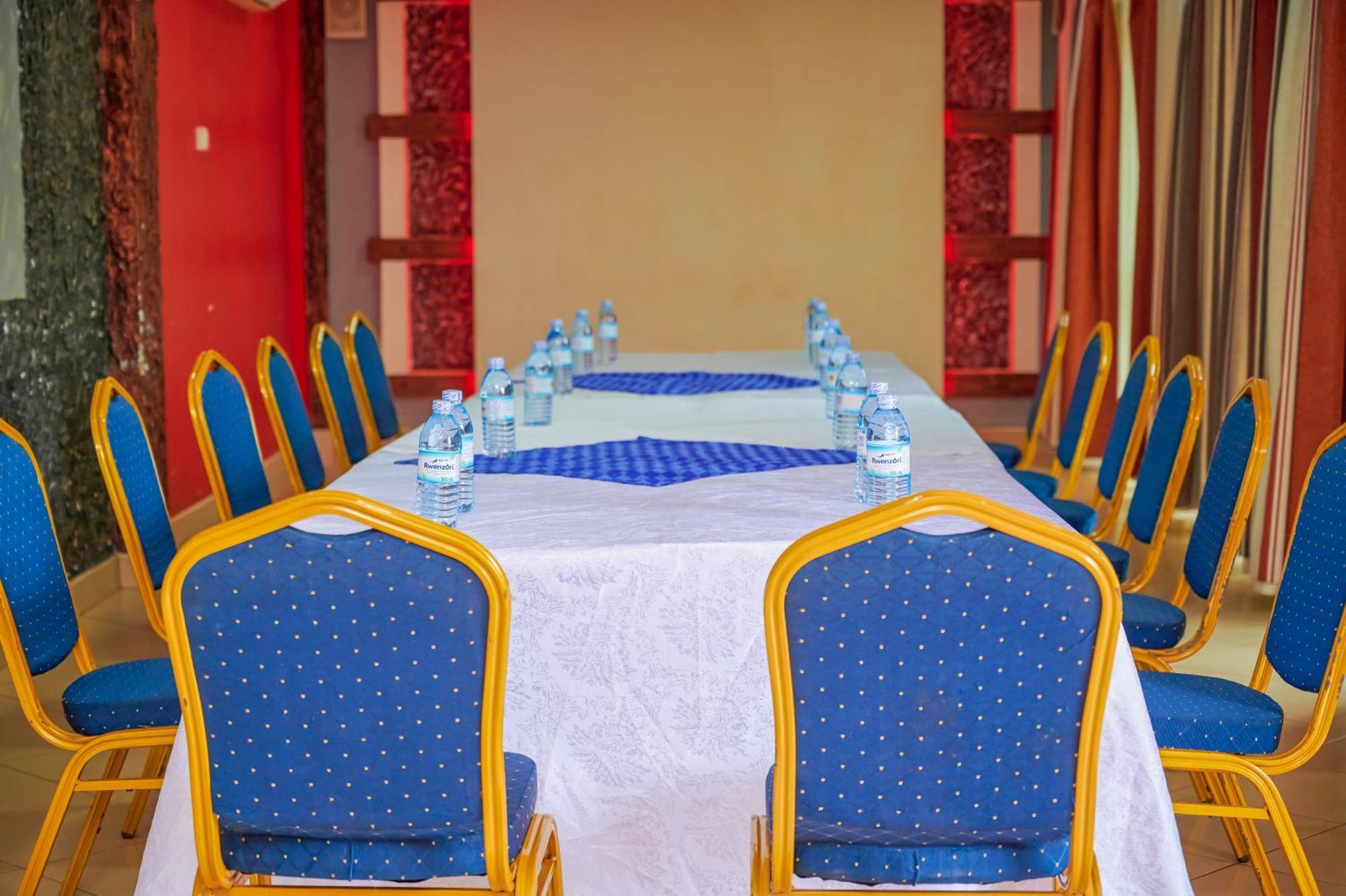 Twin Towers Hotel Kampala Ngoại thất bức ảnh