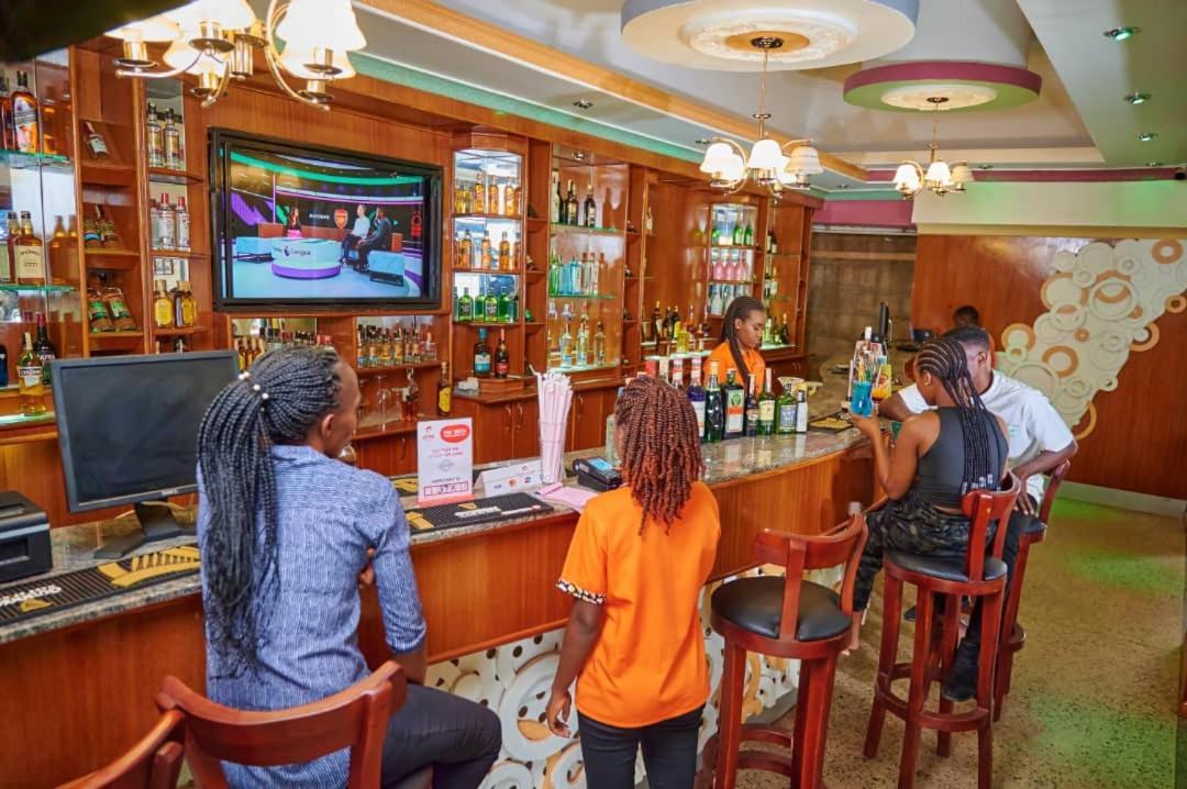 Twin Towers Hotel Kampala Ngoại thất bức ảnh