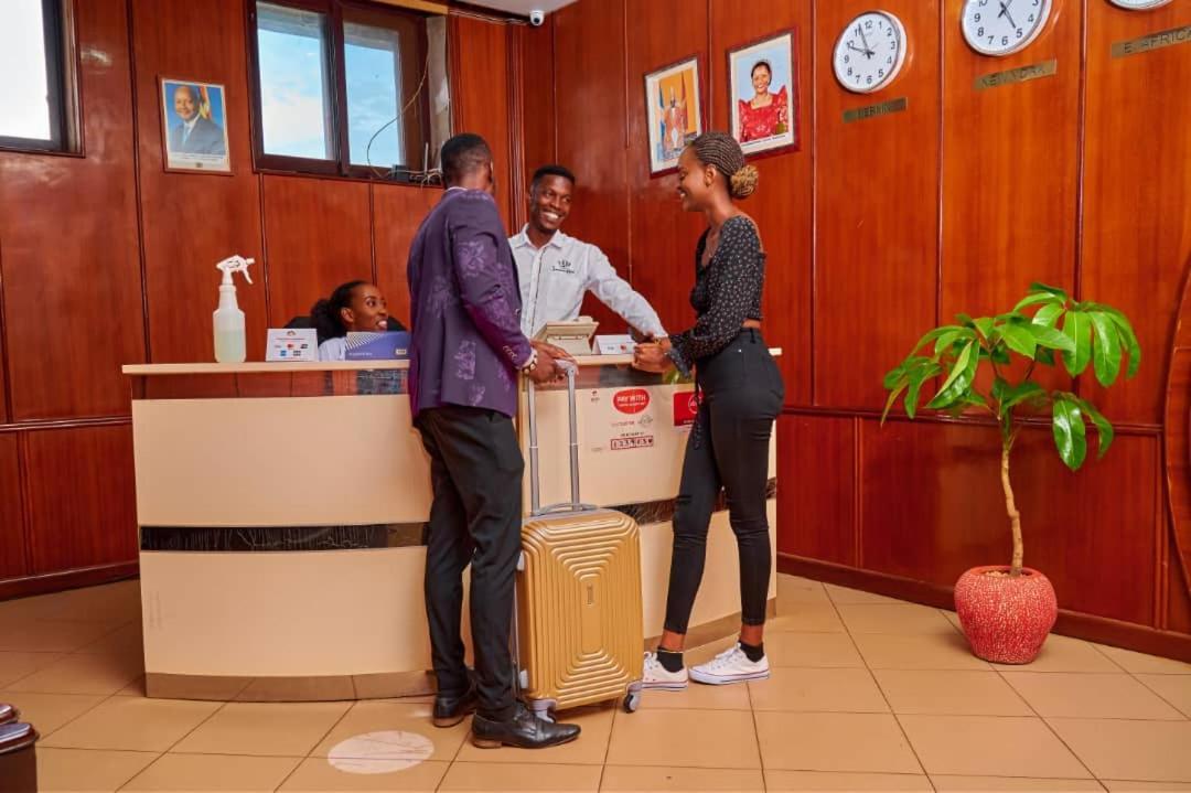 Twin Towers Hotel Kampala Ngoại thất bức ảnh