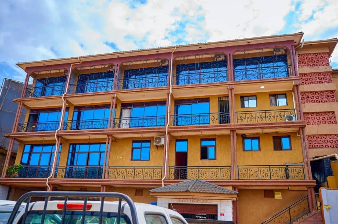 Twin Towers Hotel Kampala Ngoại thất bức ảnh